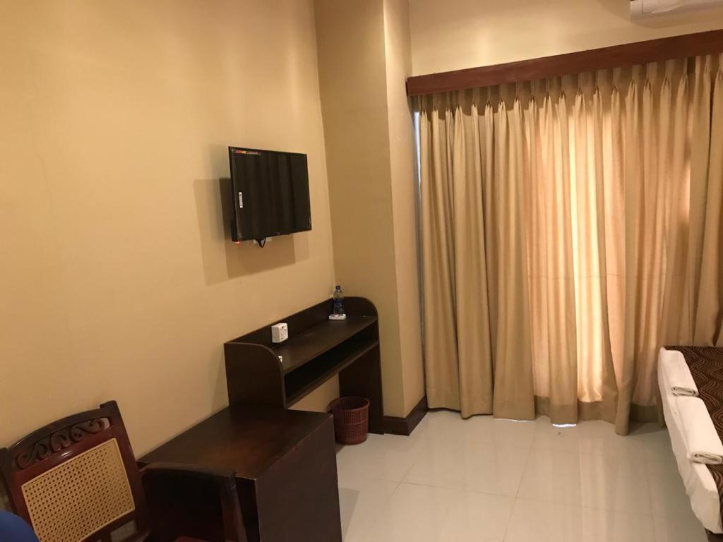 Mercuryfm 101 Yarl Mercury Inn - ジャフナ エクステリア 写真